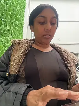 MELIZ QUEEN online show from June 6, 11:38 am