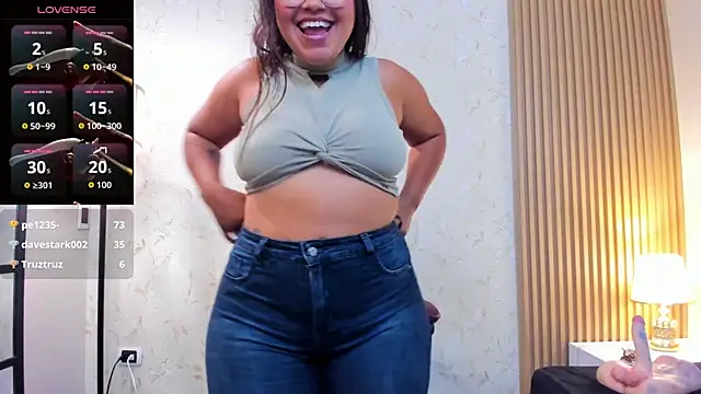 sophiahart online show from May 31, 6:09 pm
