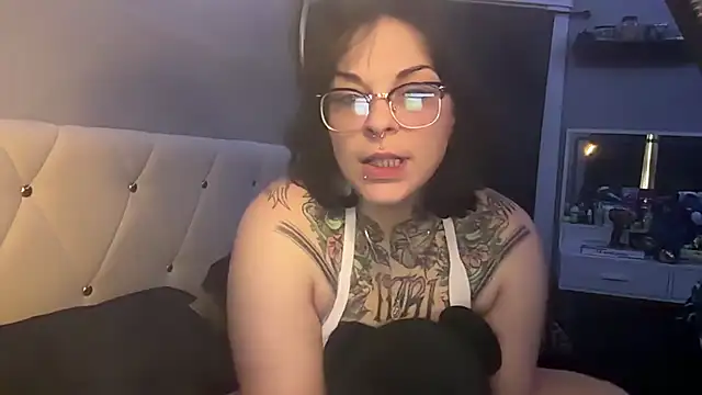 AmalaHexx online show from June 1, 11:27 pm
