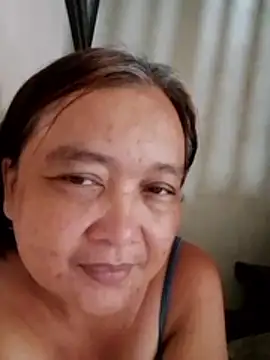 jeanyummytits online show from April 28, 5:22 am