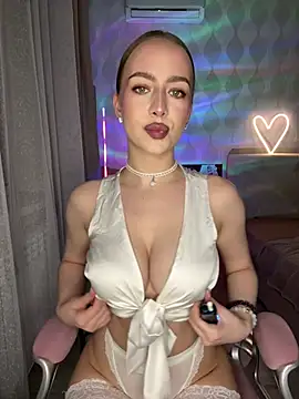 AlisaPearl online show from May 13, 7:41 pm