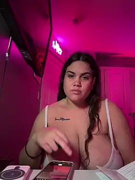 Islandmamita online show from July 5, 5:24 am
