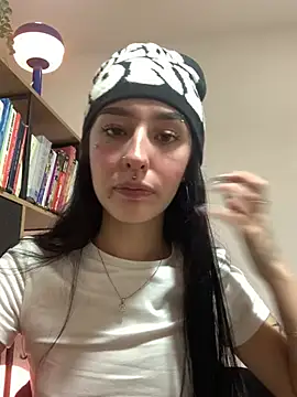 NickieCute- online show from April 15, 7:25 pm