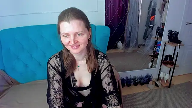 Liza  Evans online show from April 29, 2:37 am