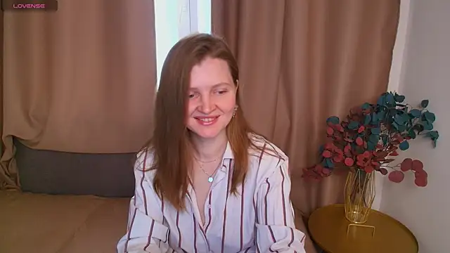 Liza  Evans online show from May 9, 2:35 am