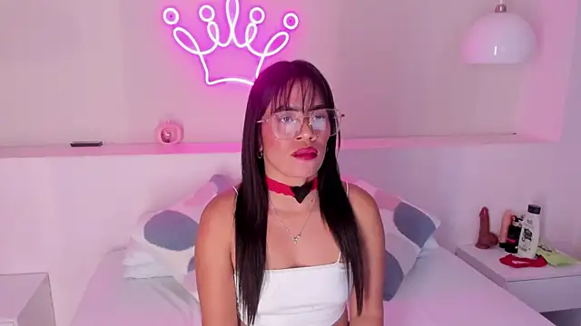 CatalinaRey online show from April 16, 4:02 am