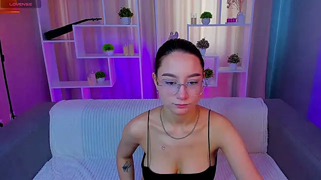 AndreaJohnsons online show from May 1, 7:44 am