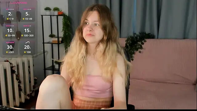 Glitch Doll online show from June 16, 6:14 am