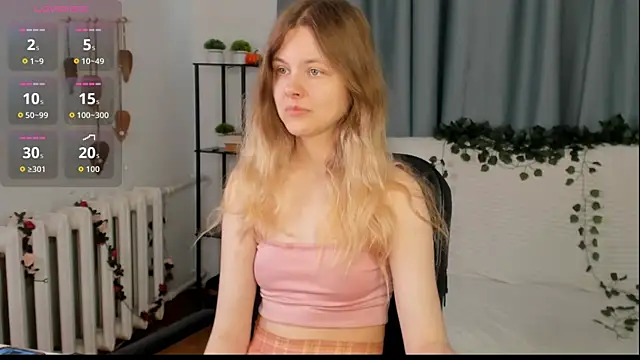 Glitch Doll online show from June 6, 7:03 am