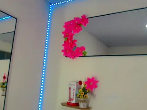 Darianna A online show from May 9, 9:28 pm
