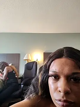 MZFANTZYHONEY online show from April 16, 3:23 pm