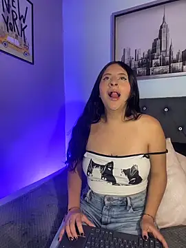 Maggiee 1 online show from May 9, 1:35 pm