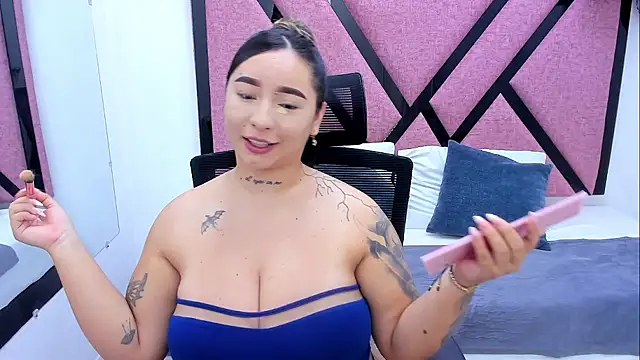 MiaaCastroo online show from June 30, 4:39 pm