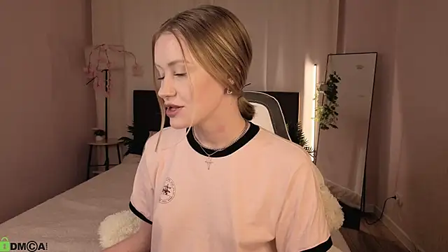 EvaHamilton online show from June 4, 2:43 pm