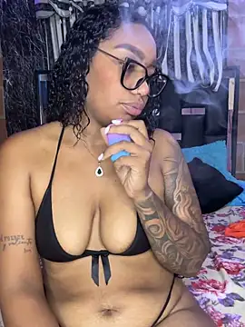  Piel Canela online show from May 3, 1:53 am