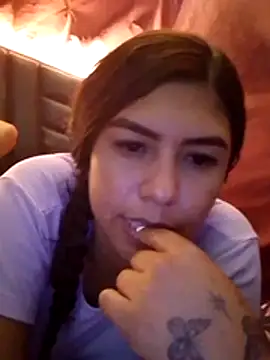 alexayalex29 online show from May 18, 10:49 pm
