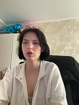 sennie x online show from April 28, 11:03 am