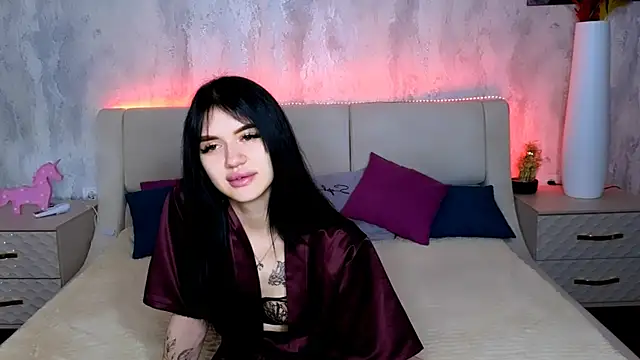 Holly Beck online show from May 19, 12:50 am