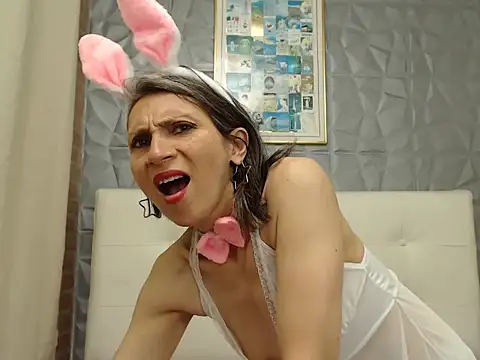 Axela Milf online show from May 12, 5:52 pm