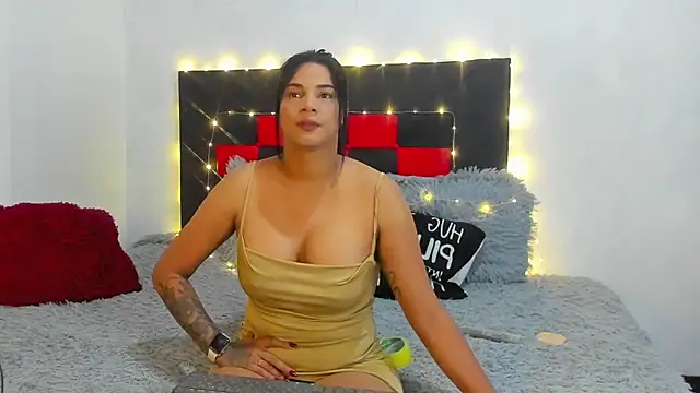 camila valenciia  online show from April 21, 10:44 am