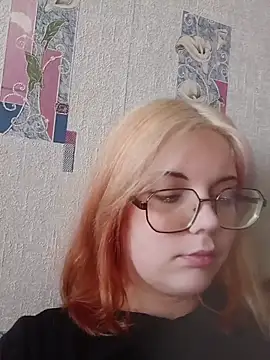 LoisFox online show from May 17, 6:12 am