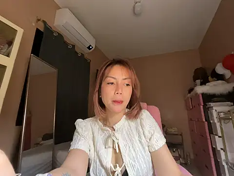 sweet glam online show from May 4, 12:53 pm
