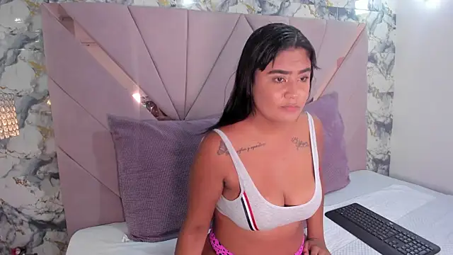 valentina mejiaa  online show from April 23, 1:24 pm