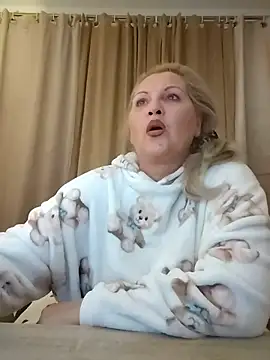 Divineblond online show from November 14, 11:05 pm