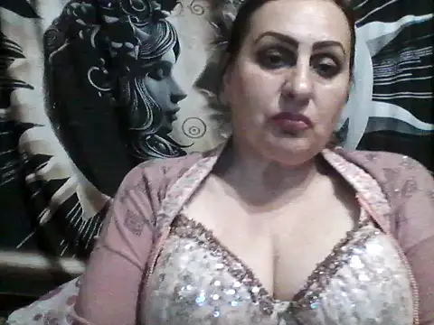 LoaqLovew online show from April 26, 3:32 pm