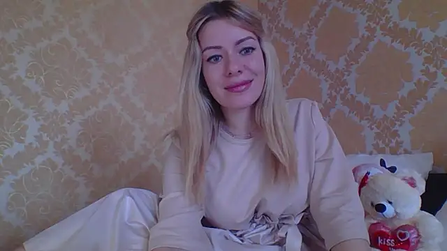 Softy Aura  online show from June 3, 2:33 pm