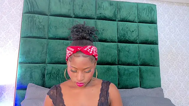 Elektradoll1 online show from May 2, 12:52 pm