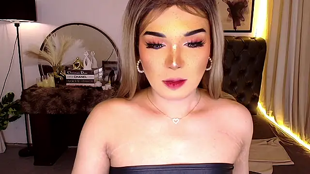 Empress Candice online show from May 31, 11:05 am