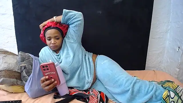 CandyBoobs69 online show from July 28, 3:48 am