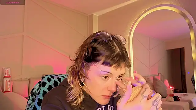 Rossiee huntt online show from June 2, 12:28 pm