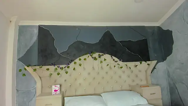 HayleyRoss  online show from May 11, 1:46 pm