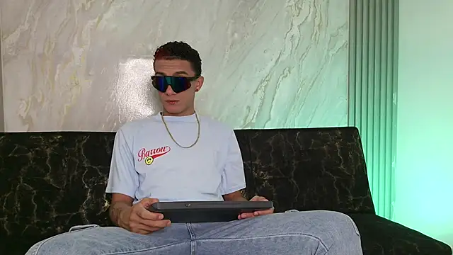 KING BOYS2026 online show from May 17, 1:38 am