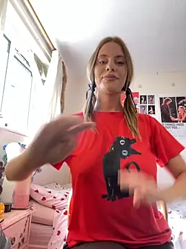 Young Lizzie online show from April 30, 3:06 pm