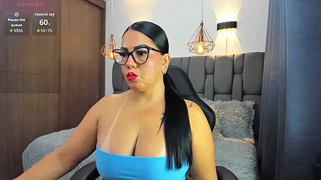 Alanna 19 online show from May 27, 11:51 am