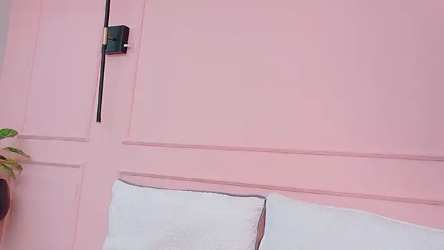 DanielleDNicola online show from July 31, 1:01 pm