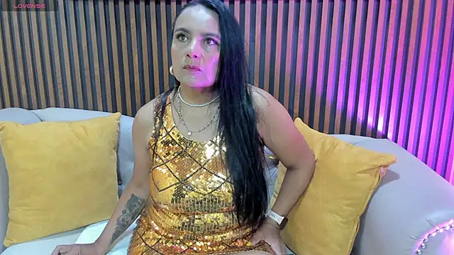 Roxanna moore online show from April 30, 2:33 pm