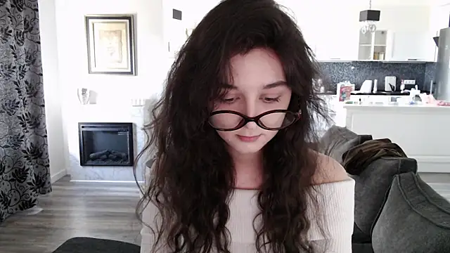 cute lilia online show from May 3, 12:41 pm