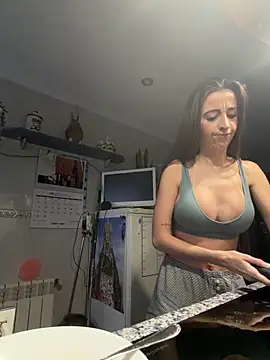 nayimtnez online show from June 16, 7:37 pm