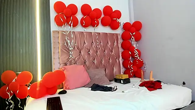 aisha moore online show from July 16, 7:51 pm