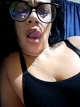 GataDaNoite50 online show from May 5, 8:45 pm