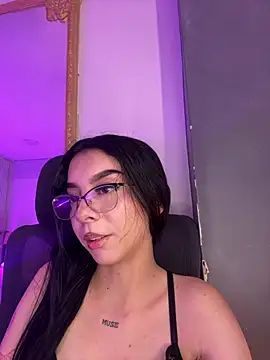 MelCherry online show from August 3, 5:33 am