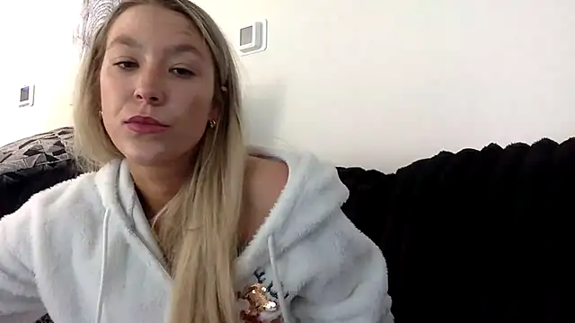 Misss alyssaaa online show from May 6, 3:27 pm