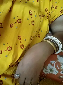 minadixit17 online show from July 18, 5:04 pm