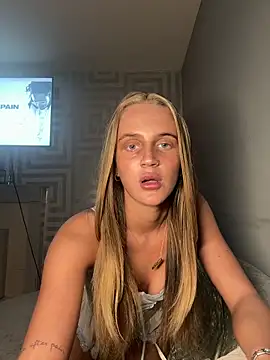 Exotic-Elsie online show from May 13, 9:20 pm