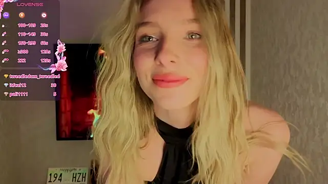 NikkiNicoleNyx online show from May 11, 4:04 pm