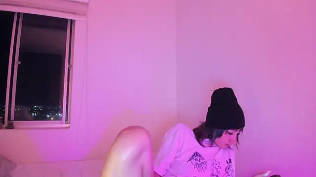 vandalovee  online show from May 13, 11:54 pm